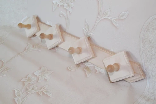 Вешалка ЙО Каприз